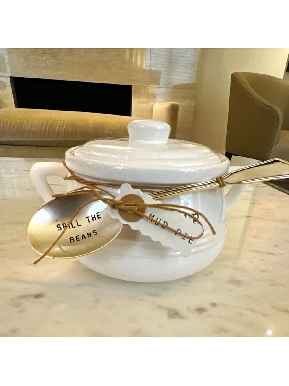 Mud pie White Ceramic baked beans Pot with Lid and Spoon